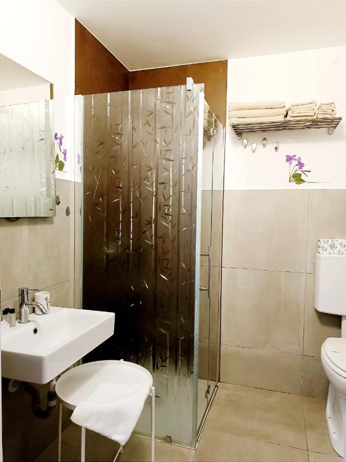 Stanza Con Bagno Privato Orvieto Centro Storico, Aria Condizionata Netflix Vicino Al Pozzo Della Cava-Affittacamere "Carvajal Rooms" Luaran gambar